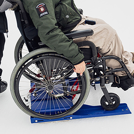 Équipements-pour-personnes-à-mobilité-réduite-à-l’esplanade-Tranquille-©-Thibault-Carron-(5)